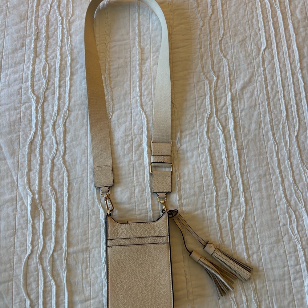 Tory Burch leather crossbody. - Picture 6 of 6